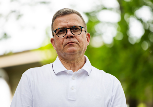 Pääministeri Petteri Orpo pitää poliittisen katsauksen puoluevaltuuston kokouksessa – katso suorana kello 14:25 alkaen