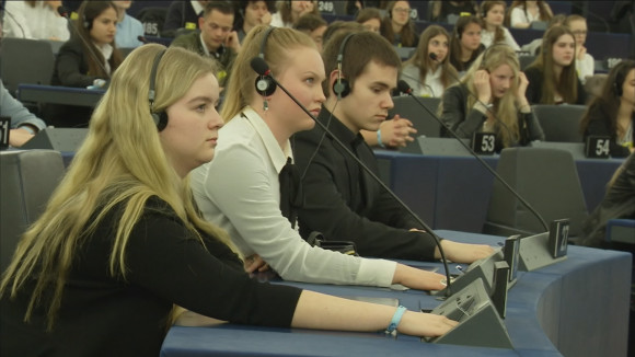 Video: Turvallisuus ja suhtautuminen Euroopan unioniin puhuttivat Euroscolassa
