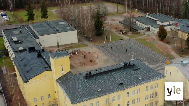 Seminaarin koulu muistuttaa vanhempia autoilusäännöistä koulun lähellä