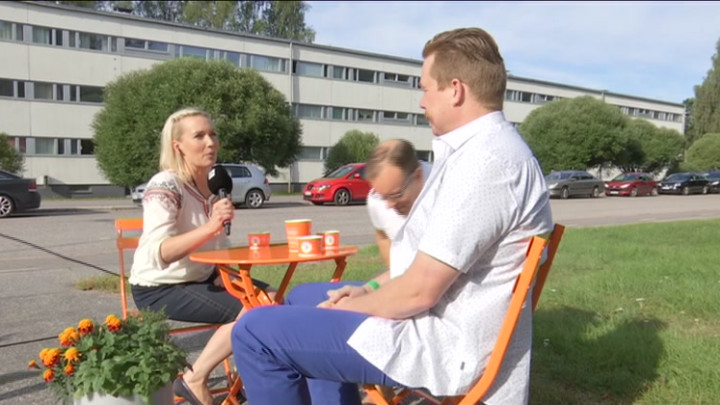 Jättien puristuksessa - erikoisjäätelön ja -oluen tie kaupan hyllyille (S)