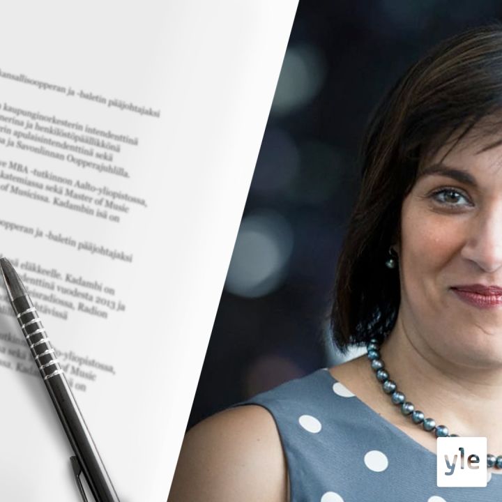 Gita Kadambi johtaa heleästi nauraen
