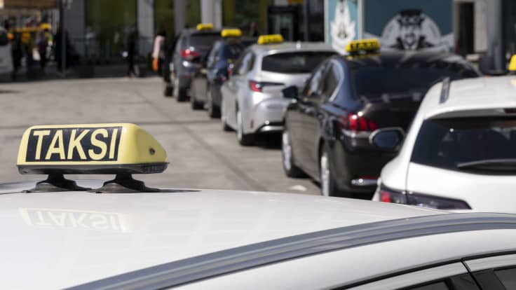 Tuhannet taksiyrittäjät ovat joutuneet tehovalvontaan ja voivat menettää liikennöintilupansa – kuljettaja: "Valvontaa syytäkin kiristää" 