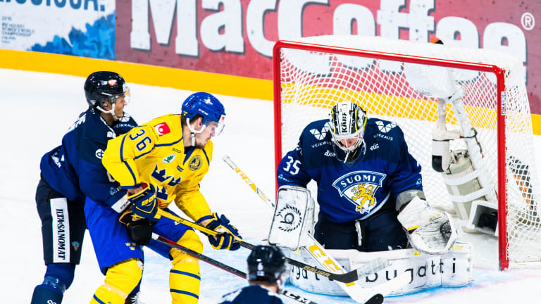 Leijonat jyräsi Tre Kronorin - keltanokka Veini Vehviläinen torjui jälleen nollapelin! | Yle ...