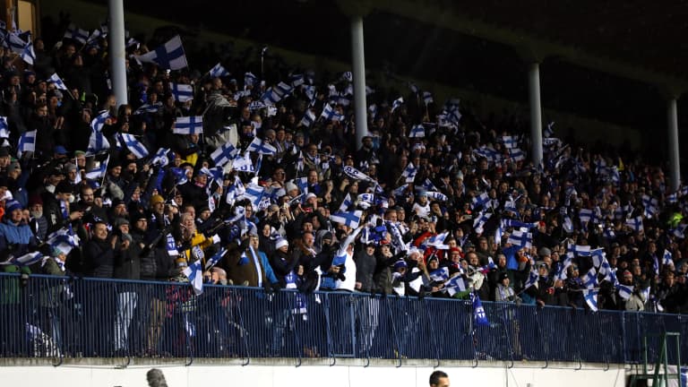 Palloliitto Jarjestaa Kannattajille Kisakatsomon Helsingissa