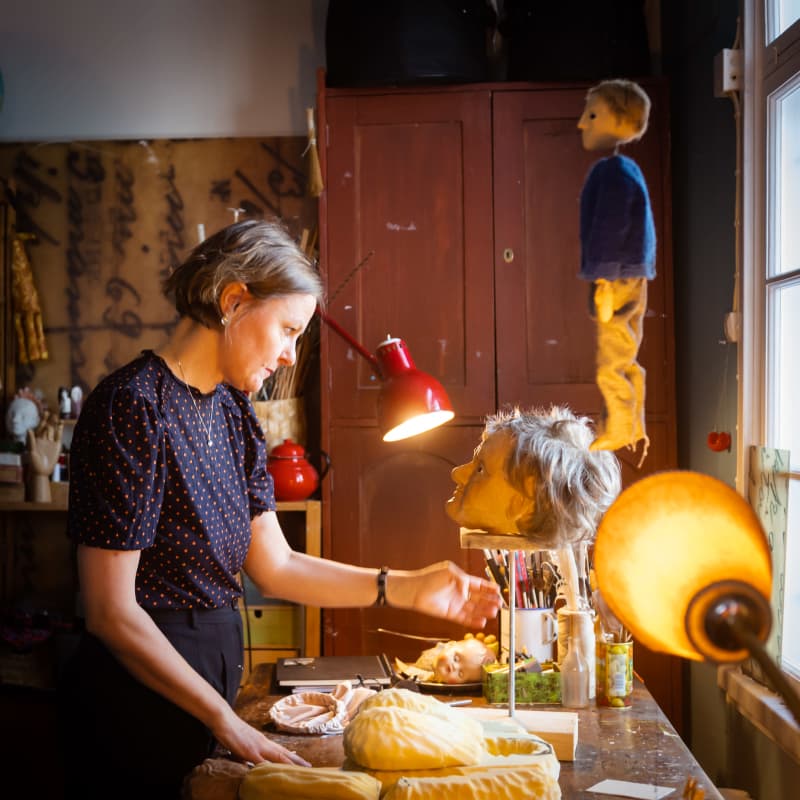 Puppetry artist Mila Nirhamo.