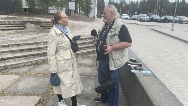 Arto Loukasmäki interviews the artistic director of the Kajaani Poetry Week, Kati Outis.