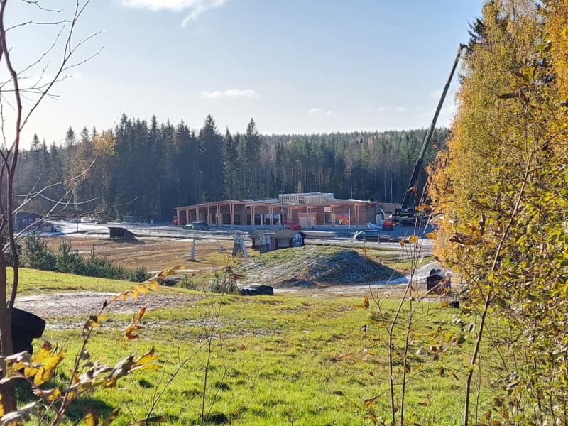 The new main building of the Simpsiö downhill skiing center