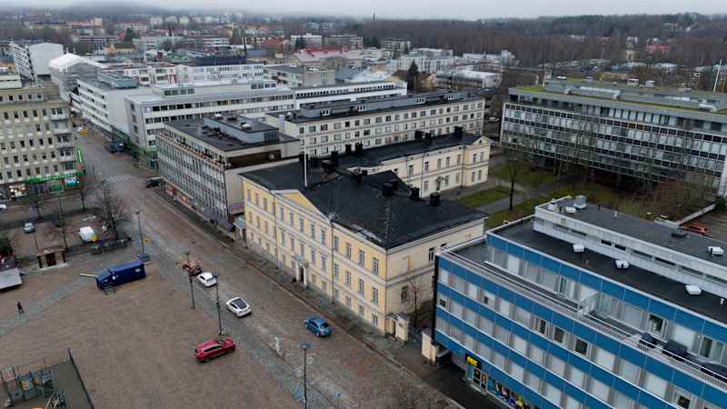Центр города. Три и четыре этажа дома.