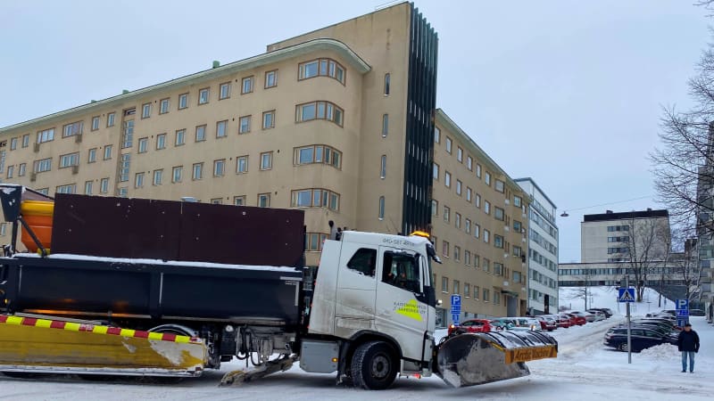 Snow plow in the center of Lahti