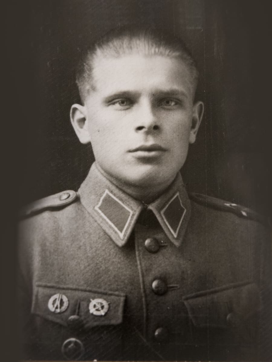 Aimo Koivunen, suomalainen sotilas, muotokuvassa.