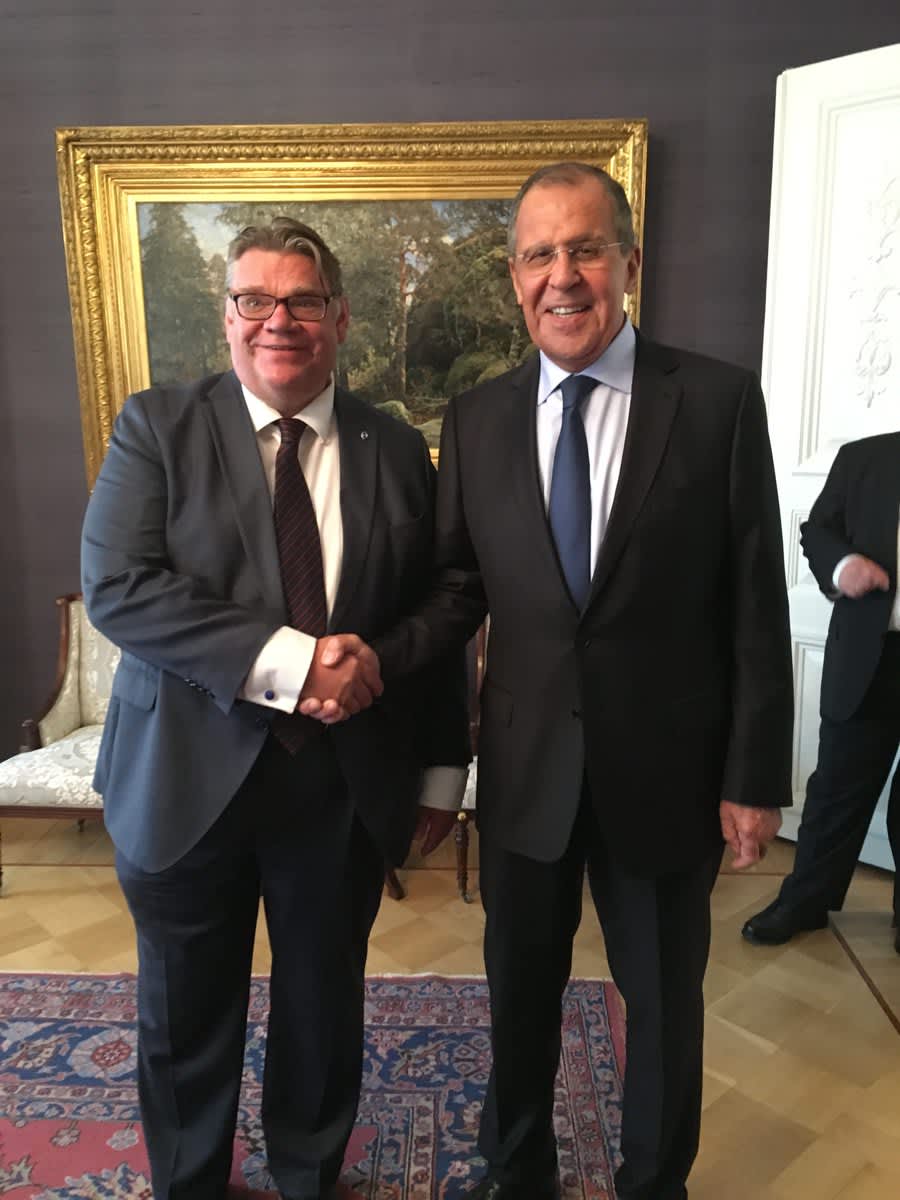Suomen ulkoministeri Timo Soini ja Venäjän ulkoministeri Sergei Lavrov.