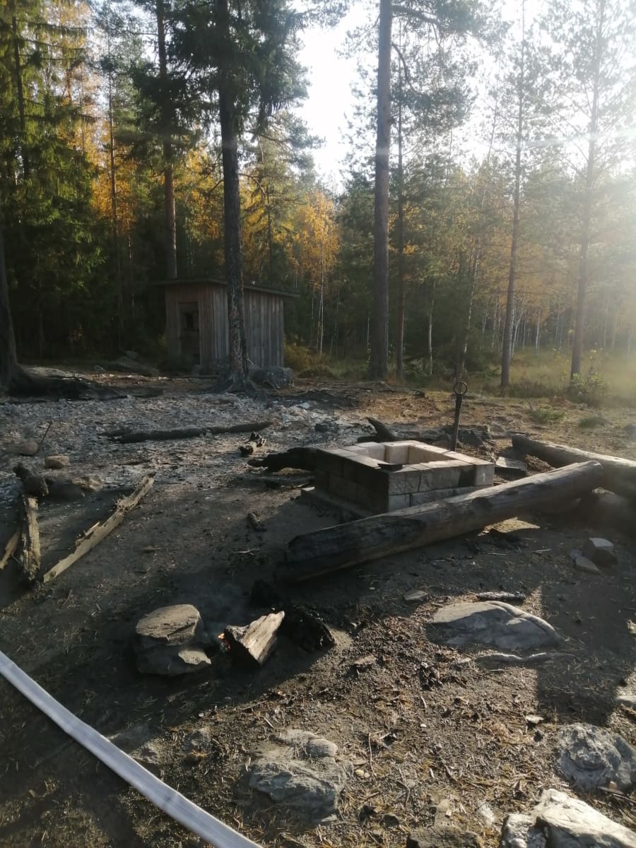 Seinäjoella paloi taas laavu – Järvilaavusta vain tuhkat jäljellä  Kyrkösjärvellä | Yle Uutiset