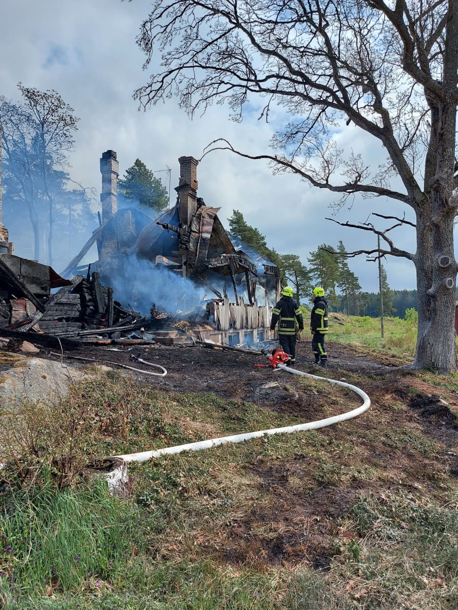 Grandvik Södergårdin kartano Paraisilla tuhoutui tulipalossa 15.5.2021