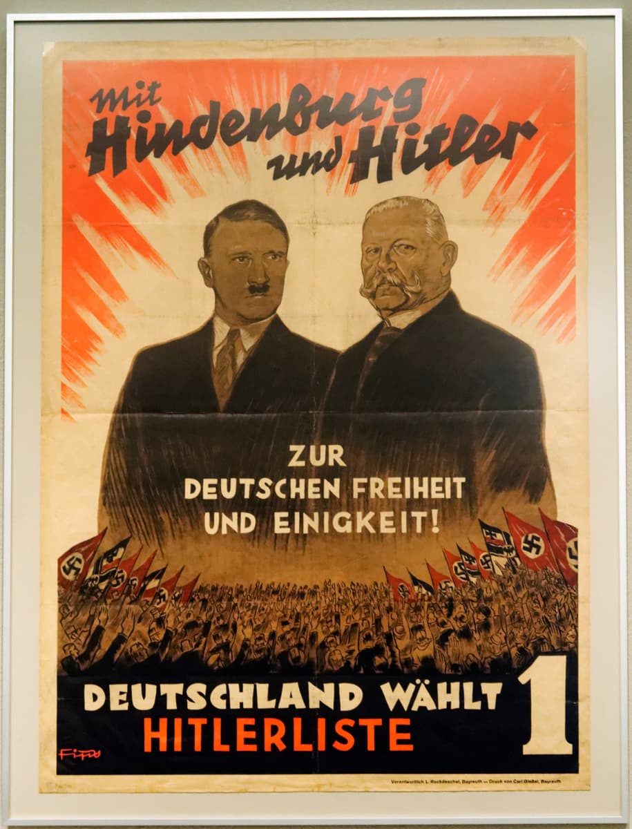 Adolf Hitler ja Paul von Hindenburg julisteessa
