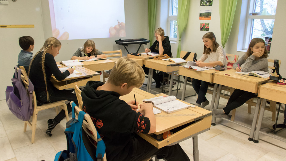 Kristillinen koulu toimii keksimyynnillä ja lahjoituksilla – On anonut opetuslupaa useita kertoja tuloksetta