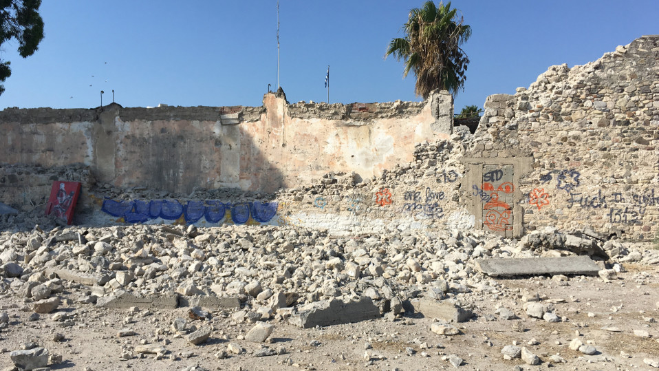 Maanjäristyksen tuhoamaa kaupunkikuvaa Kreikan Kos:n saarella
