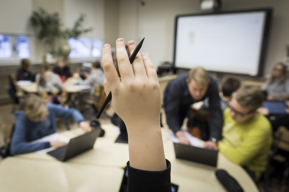 Viittaava käsi, ala-aste, Eteläisten koulu