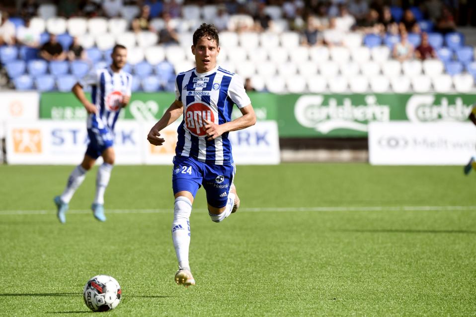 HJK:n David Browne jalkapallon miesten Veikkausliigan ottelussa HJK–KuPS Helsingissä 2. heinäkuuta 2022.
