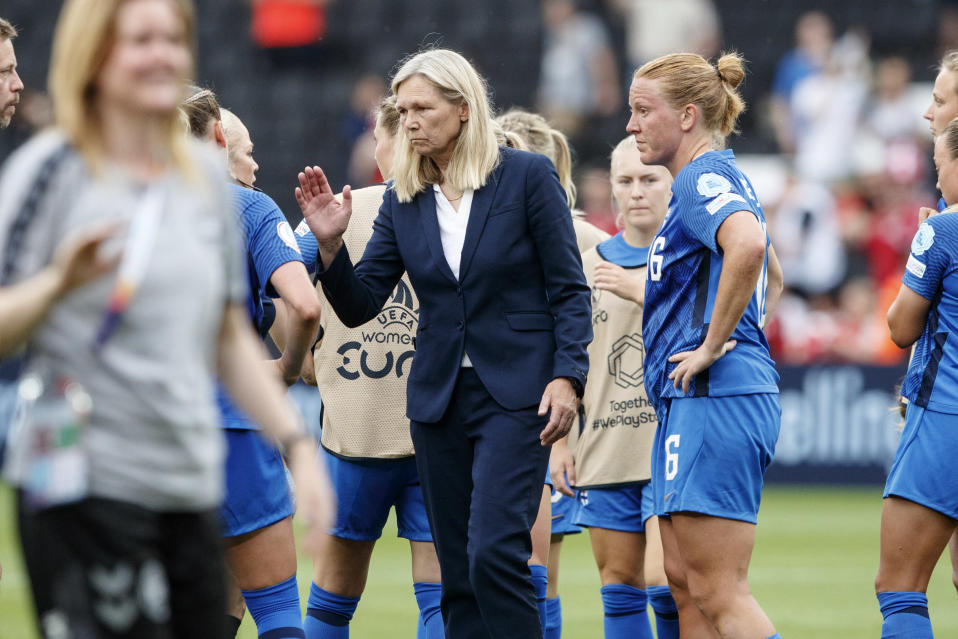 Anna Signeul efter match i EM.