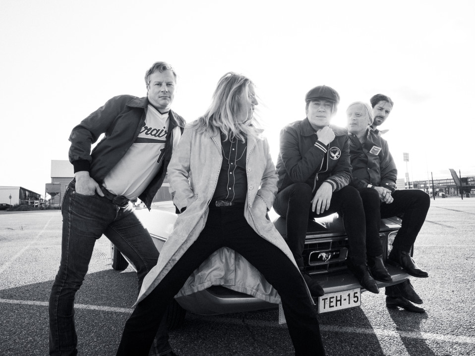 Tehosekoitin matkalla ensi kesän festareille.