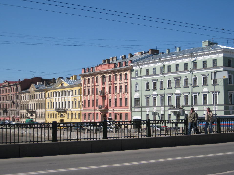 Taloja Pietarin Fontanka-joen varrella.