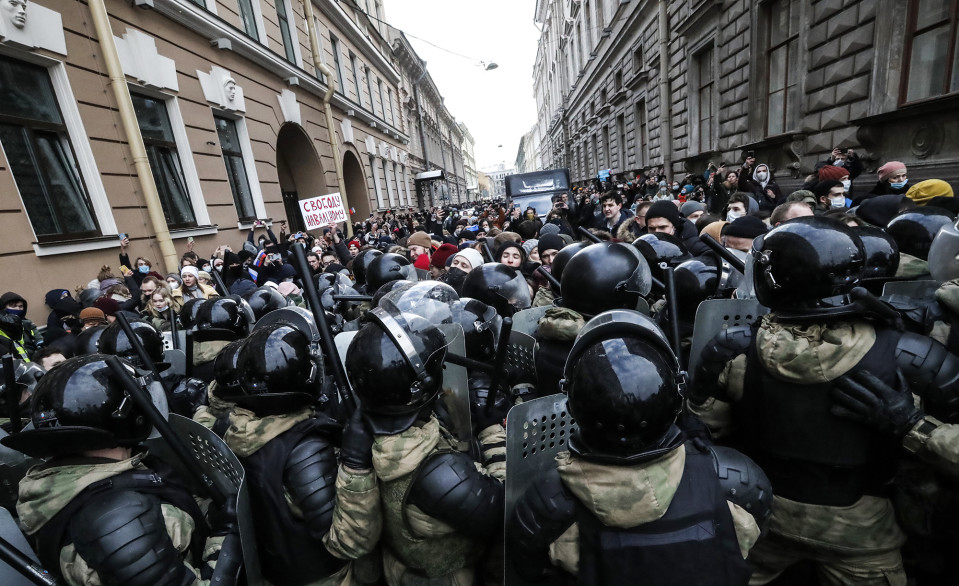In St. Petersburg, protesters protested in support of opposition leader Alexei Navalny.