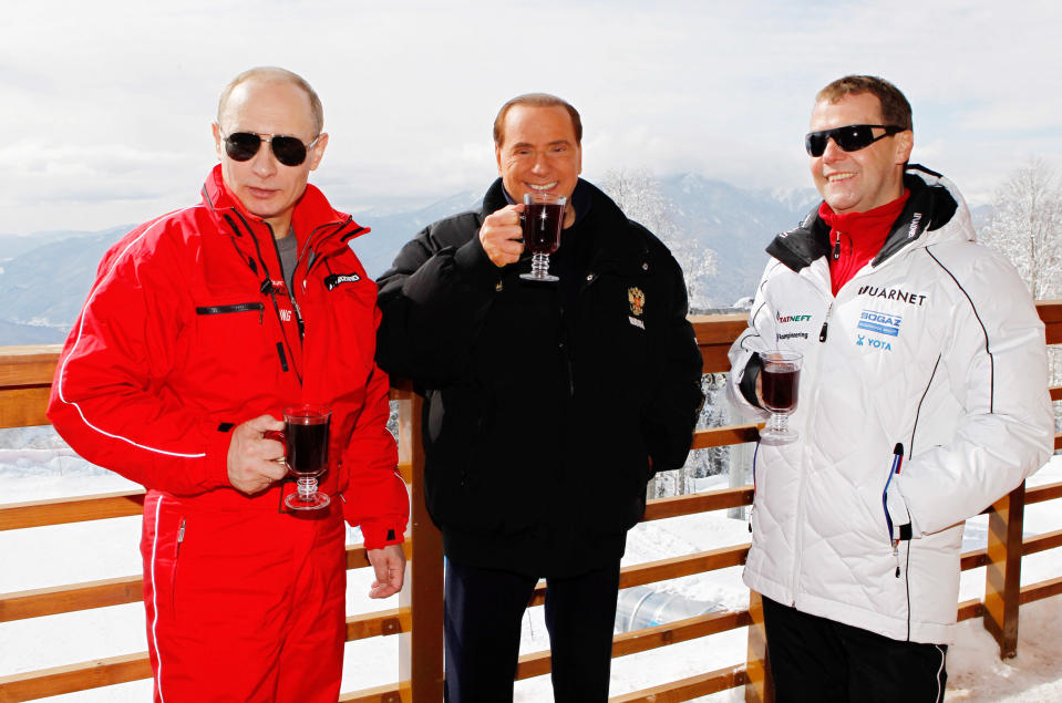 Vladimir Putin, Silvio berlusconi ja Dmitry Medvedev.