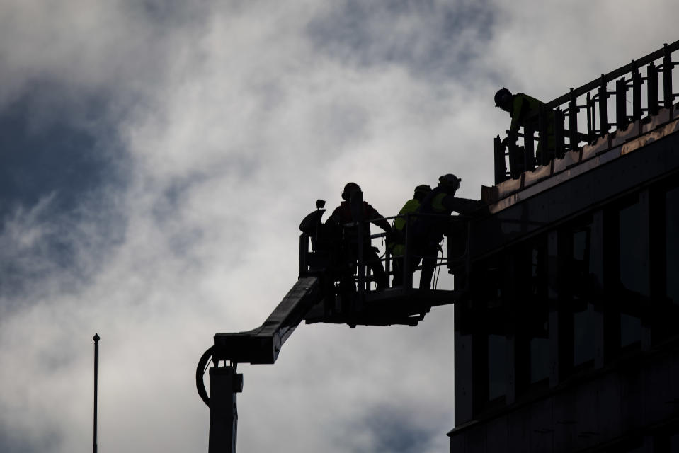 Kuvassa on rakennustyöläisiä  lokakuussa 2020.