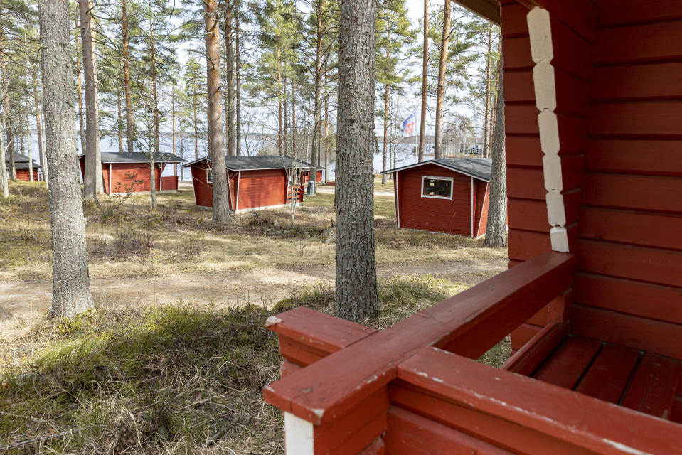 Mökkejä Kyyjärven leirintäalueella