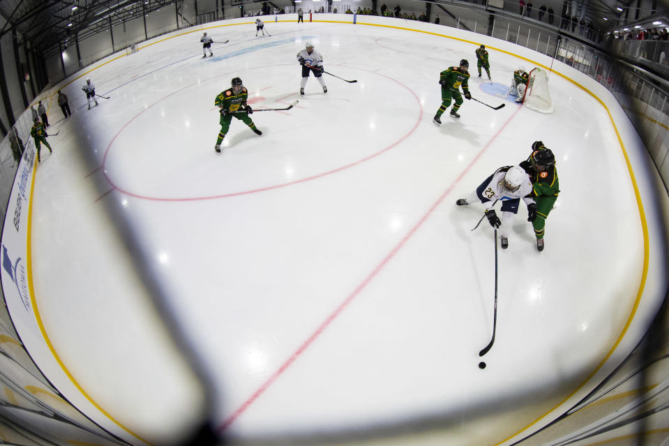 Ilves hockeydamer möter Kiekko-Espoo.