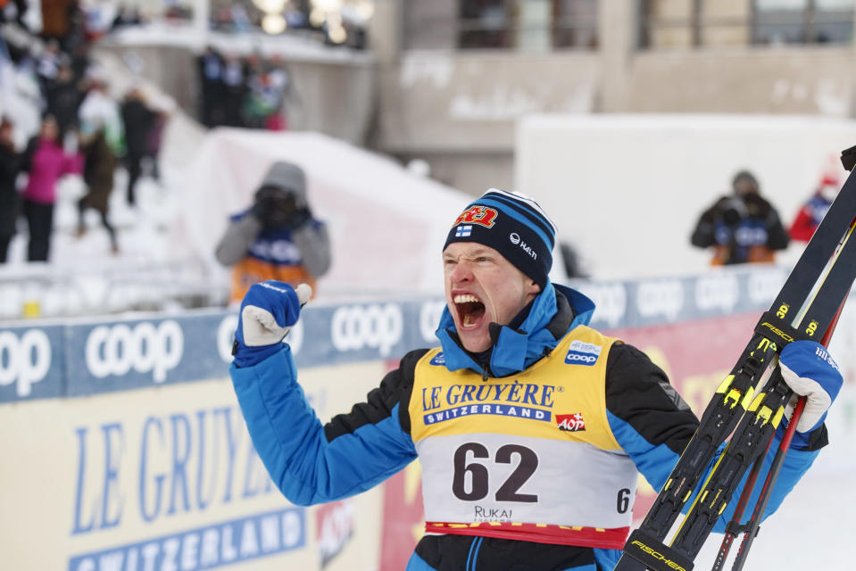 Iivo Niskanen jublar efter seger i Ruka.