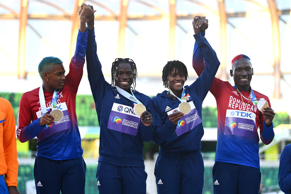 Alexander Ogando, Fiordaliza Cofil, Marileidy Paulino ja Lidio Andres Feliz saavuttivat kultaa 4x400 metrin sekaviestissä. MM-mitali oli Dominikaaniselle tasavallalle ensimmäinen sitten vuoden 2013 Luguelin Santosin 400 metrin pronssin.