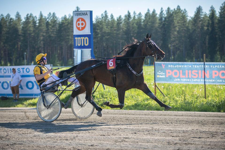 Iivo Niskanen Vieremän juhannusraveissa.