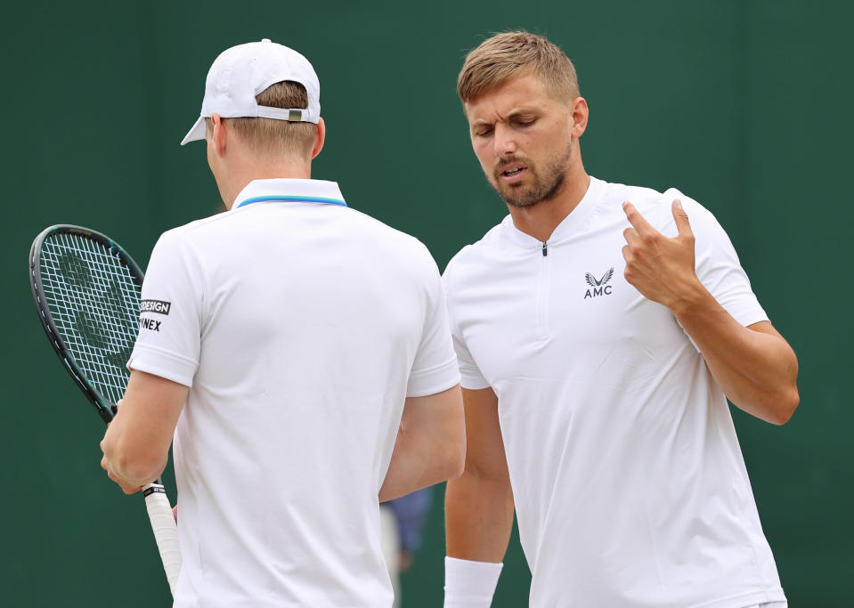 Harri Heliövaara ja Lloyd Glasspool Wimbledonin tennisturnauksessa.