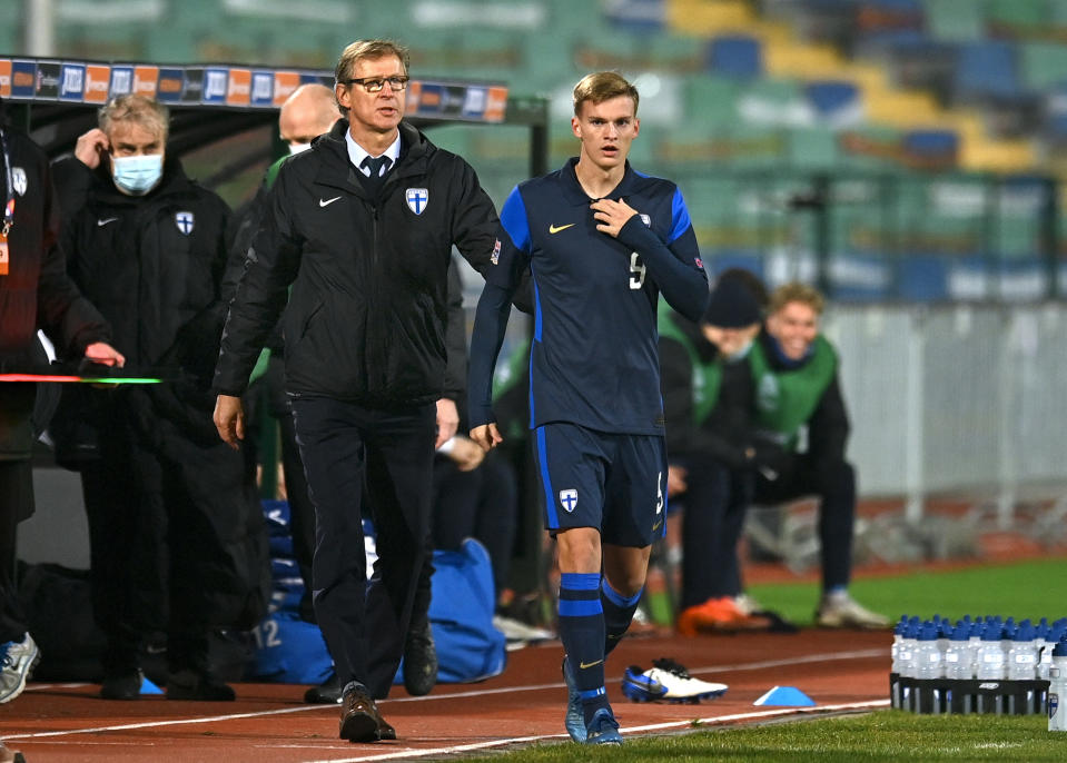 Förbundskapten Markku Kanerva skickar in Marcus Forss efter att Joel Pohjanpalo skadats.