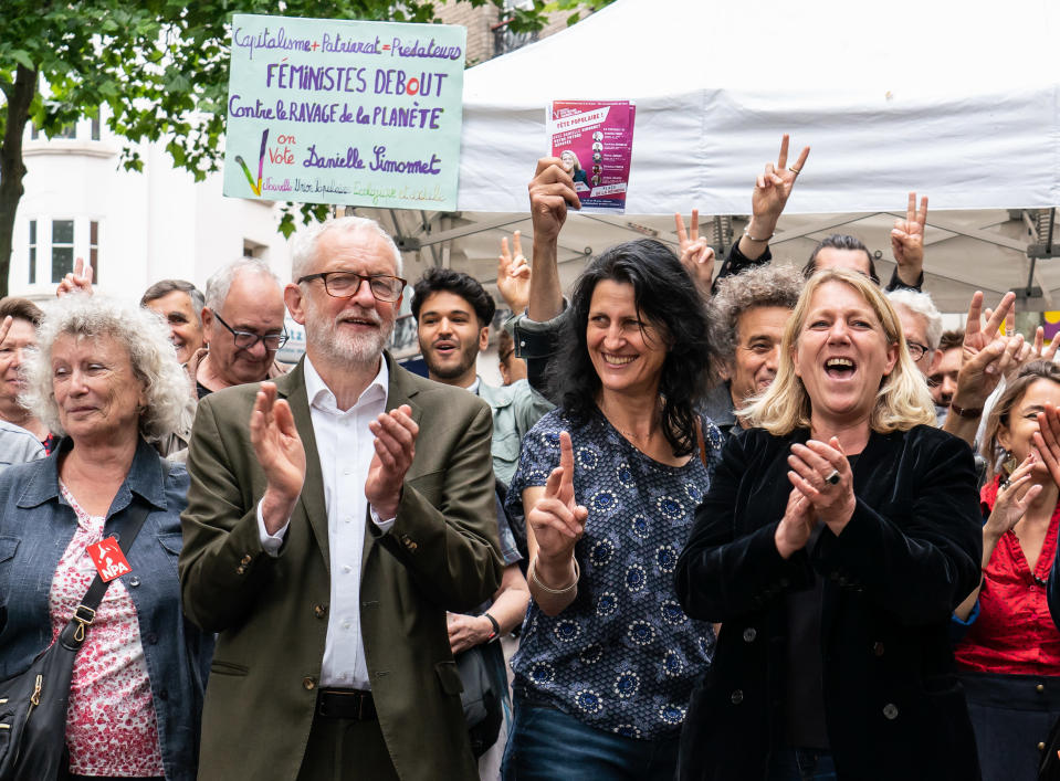 Jeremy Corbyn ja Daniel Simonnet (oikealla) kampanjoivat yhdessä Pariisissa.