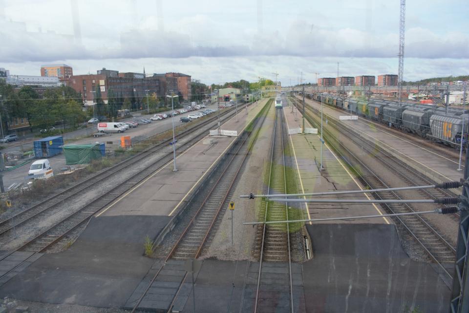 Näkymä Logomon sillalta kohti rautatieasemaa.