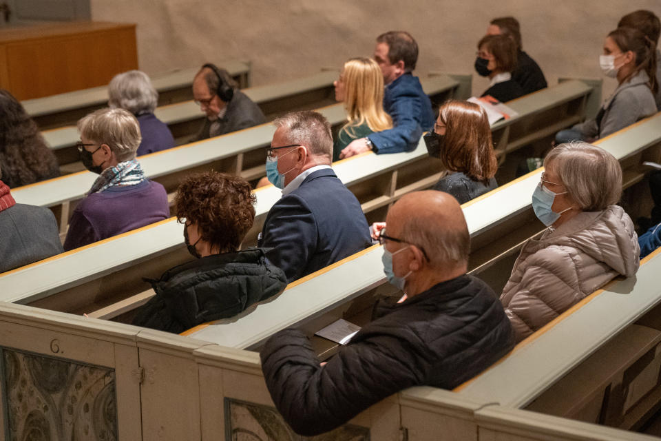 Lux Musicae tapahtuman yleisöä Siuntion kirkossa