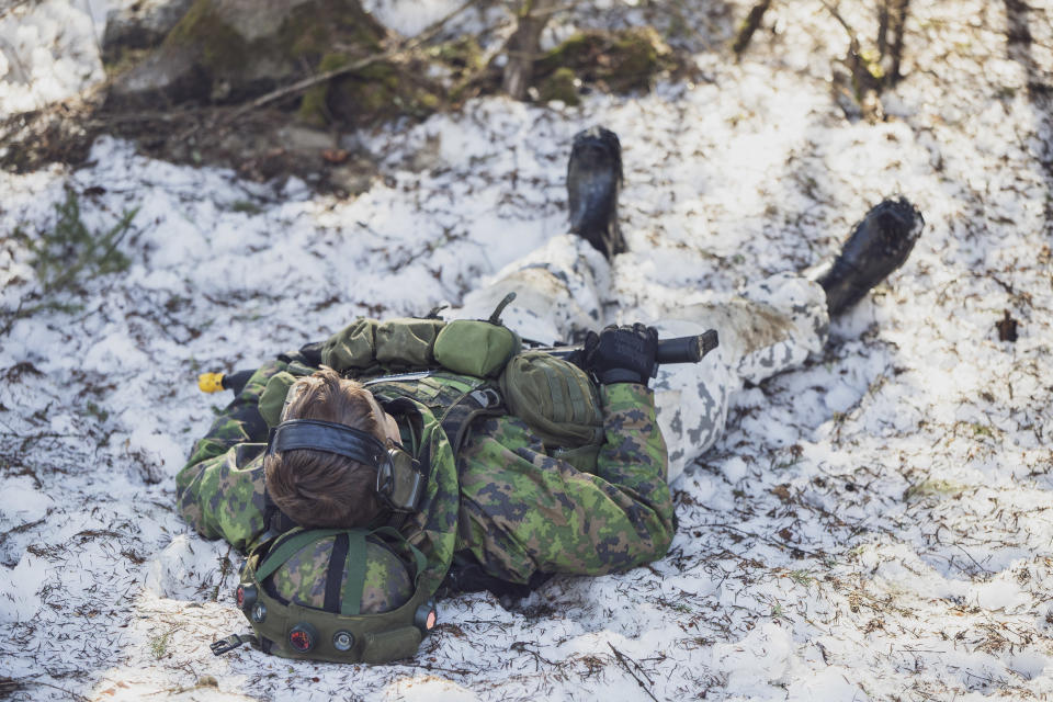 Laserin osuessa kypärään tai liiveihin, varusmies on eliminoitu.