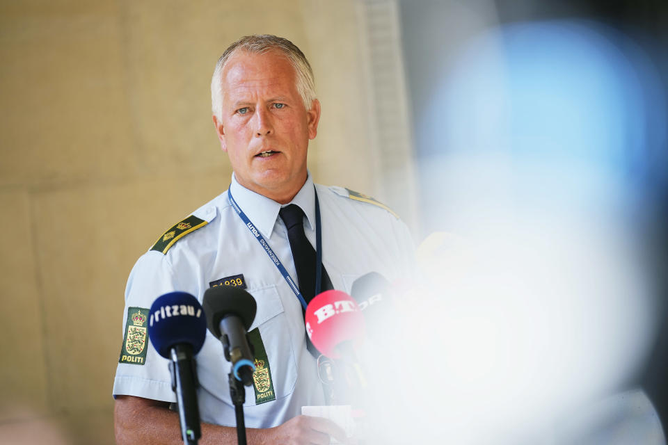 Kööpenhaminan poliisipäällikkö Soeren Thomassen puhuu tiedotustilaisuudessa.