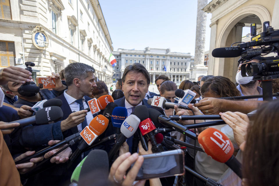 Viiden tähden liikkeen johtaja Giuseppe Conte.