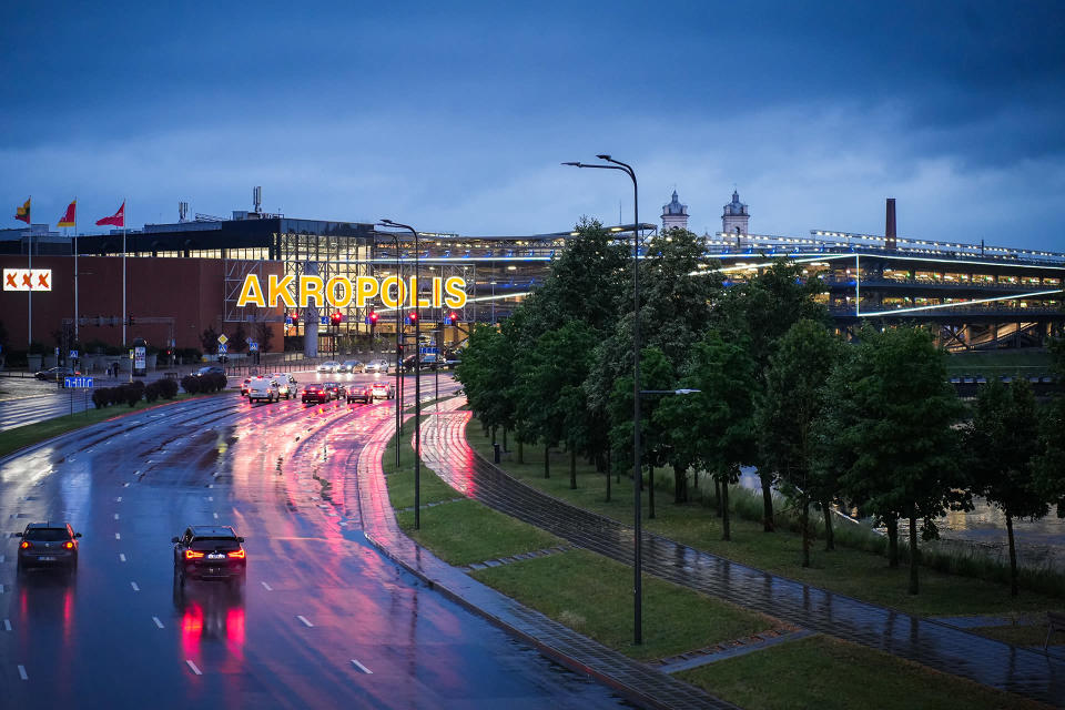 Kaunasin keskustaa illalla. 