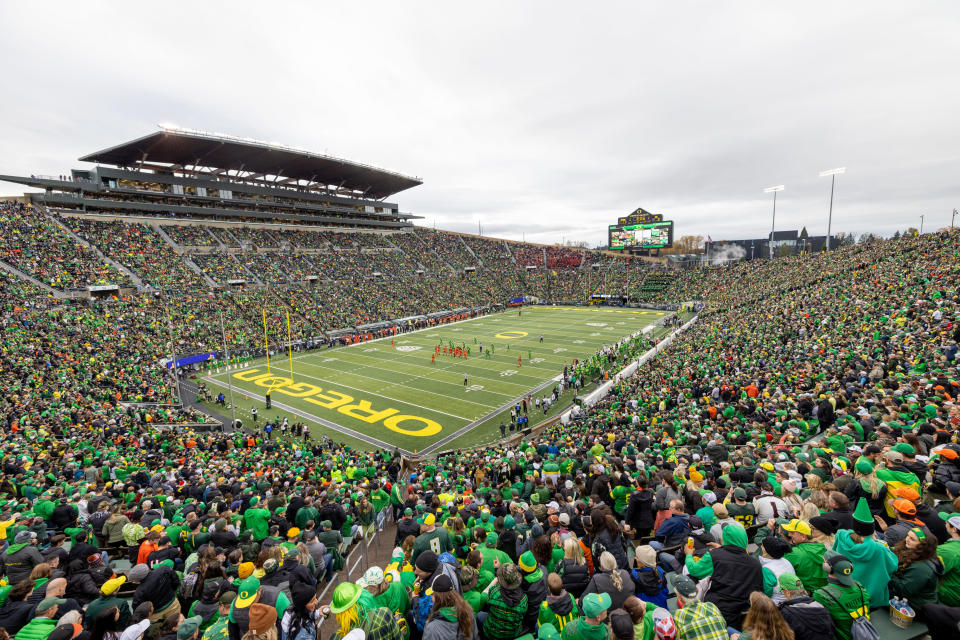 Oregon Ducks on yksi paikallisen urheiluyhteisön suosikkijoukkueista.