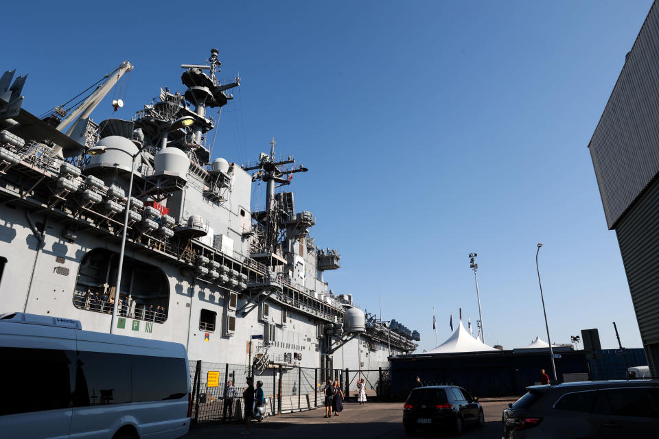 Yhdysvaltain laivaston maihinnousutukialus USS Kearsarge on saapunut satamavierailulleen Helsingin Hernesaareen.