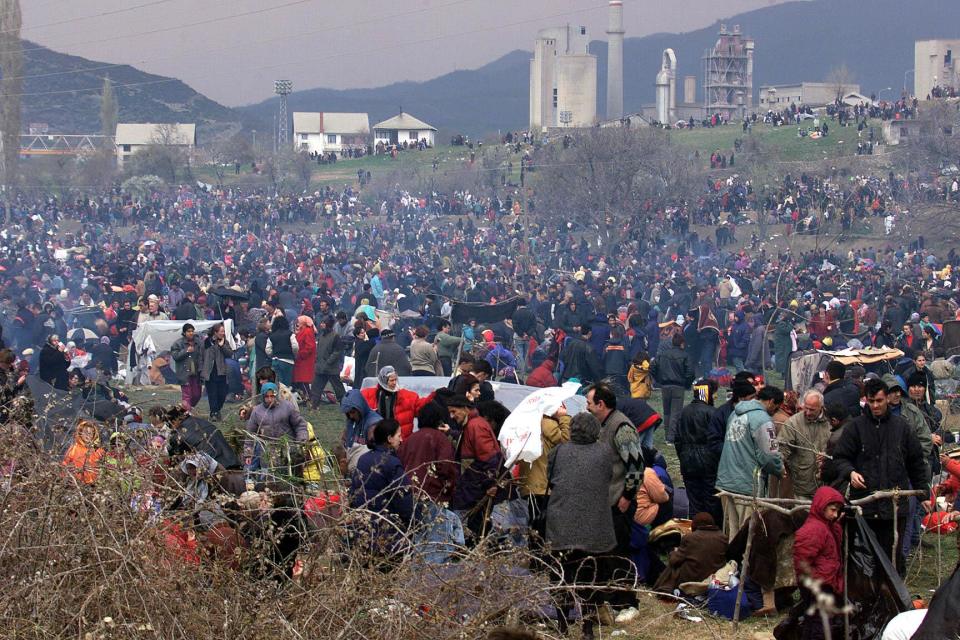 Sadat tuhannet Kosovon albaanit pakenivat maasta sen jälkeen, kun Kosovon sota syttyi 1990-luvun lopulla. 