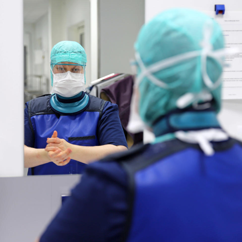 Krankenpflegeschulen haben Mühe, Bewerber anzuziehen, ohne Tausende von Plätzen zu besetzen